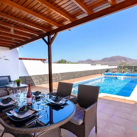 3-bed Close To Town Casa Minstrel 빌라 플라야블랑카