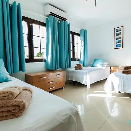 3-bed Close To Town Casa Minstrel 플라야블랑카